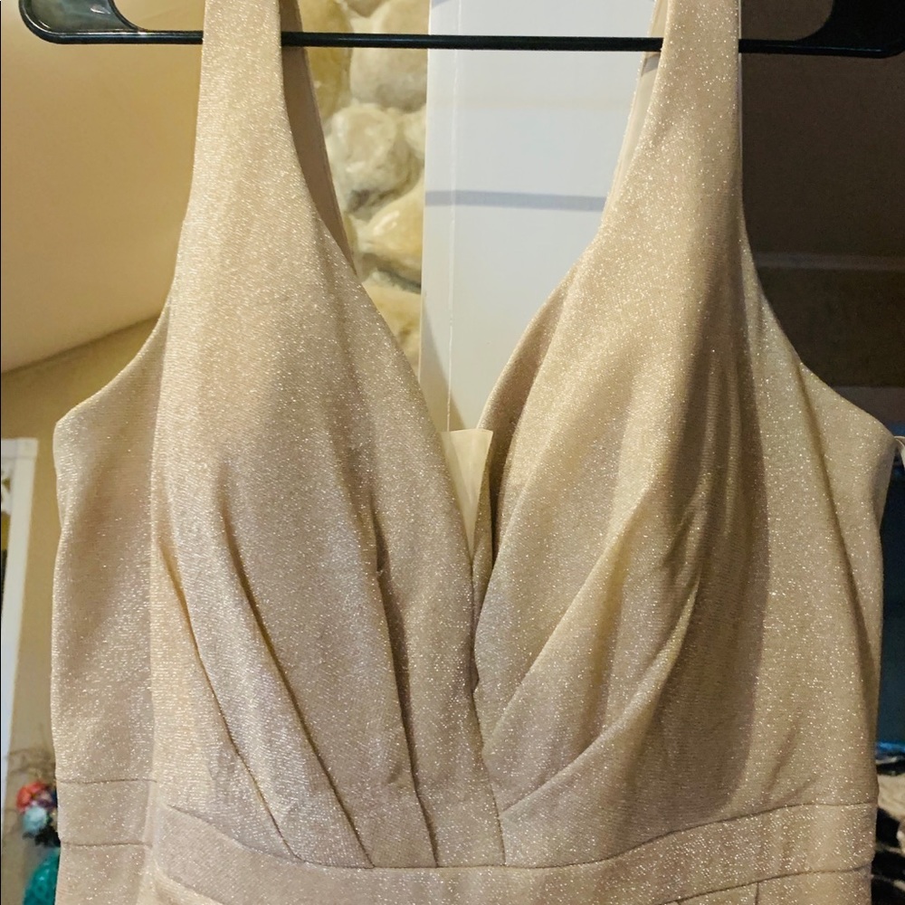 Wedding or formal dress - Picture 3 of 4